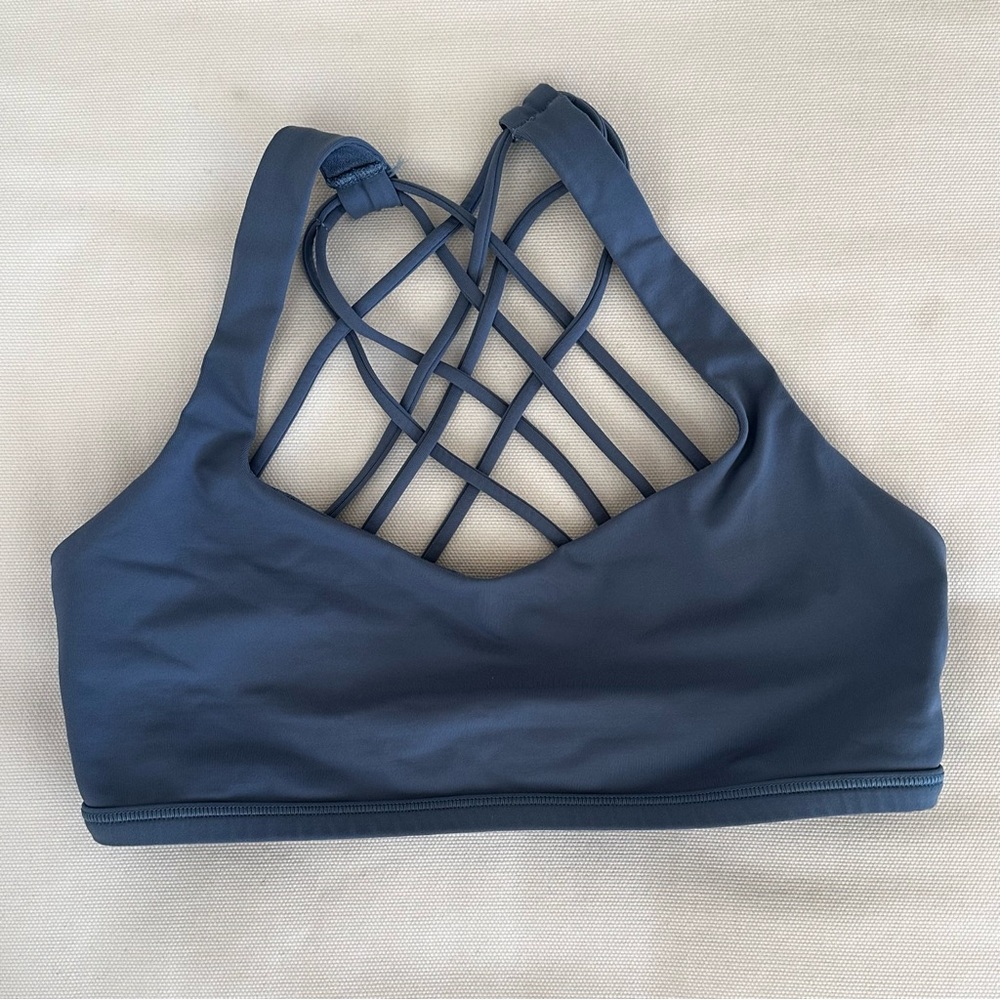 Lululemon Free to be wild bra - size 6